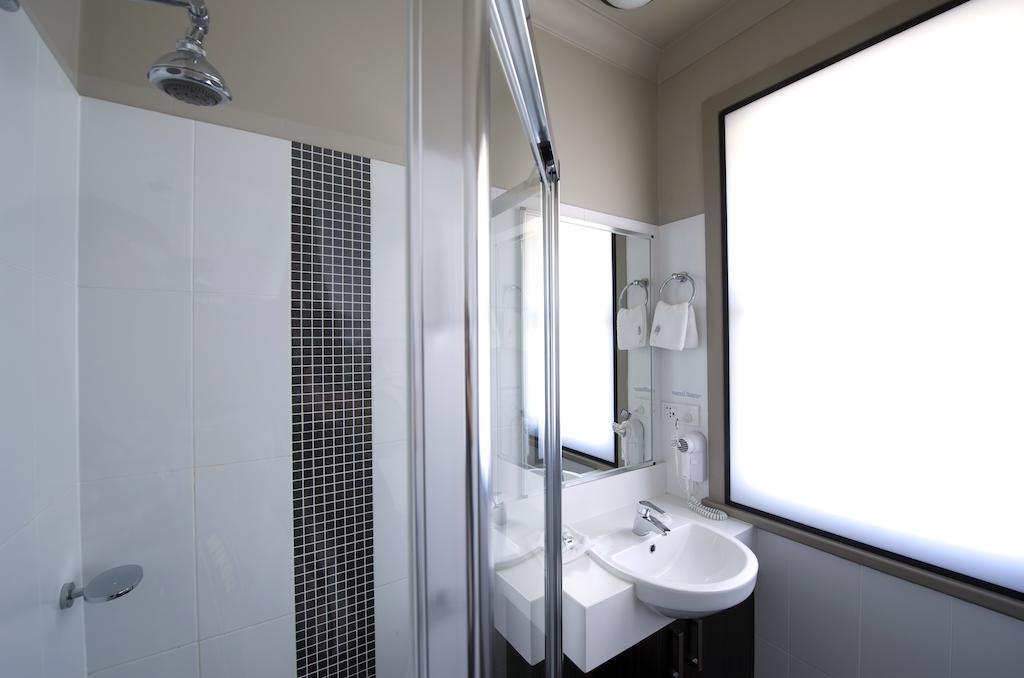 Twin Room Bathroom